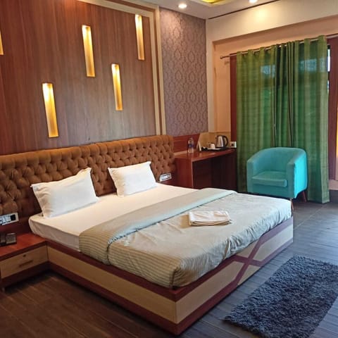 Deluxe Room | 1 bedroom, desk, soundproofing, bed sheets