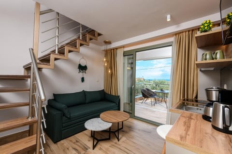 Superior Suite | Desk, iron/ironing board, free WiFi