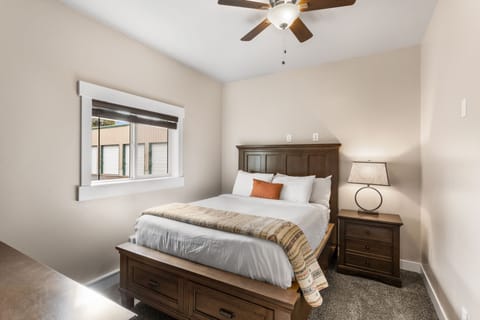 Bedroom #1 with Queen Bed