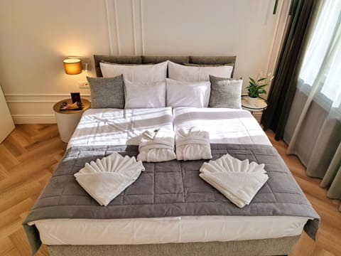 Superior Double or Twin Room, Non Smoking, City View | Memory foam beds, in-room safe, desk, laptop workspace