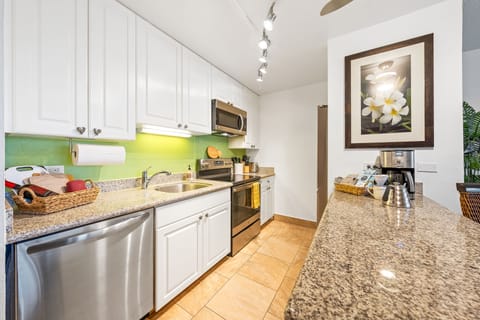 Fully stocked kitchen for all your dining needs