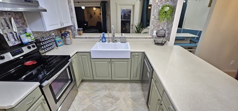 Farmhouse sink in the kitchen!