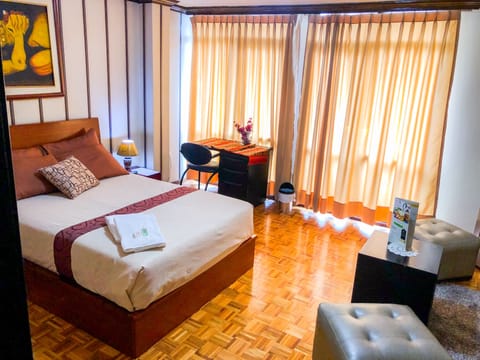 Executive Room, 1 Double Bed | Blackout drapes, soundproofing, iron/ironing board (on request)