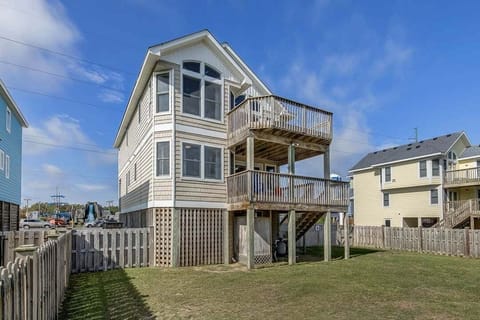 Back Exterior of The Beach Hive