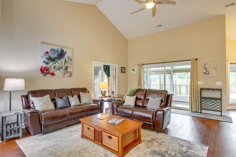 McCormick Vacation Rental | 3BR | 2BA | 1,978 Sq Ft | 2 Steps Required