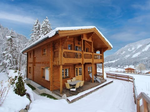 Holiday Home Exterior [winter]