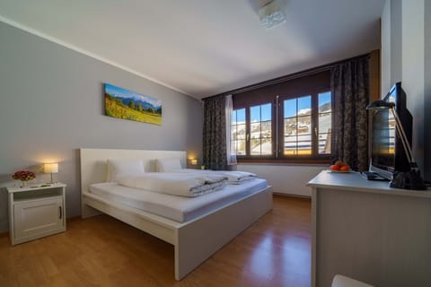 Standard Double Room | Free WiFi, bed sheets