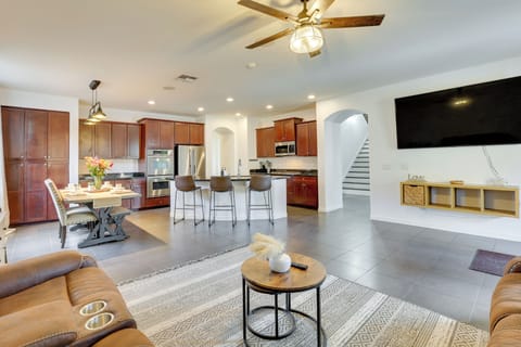 House (5 Bedrooms) | Interior