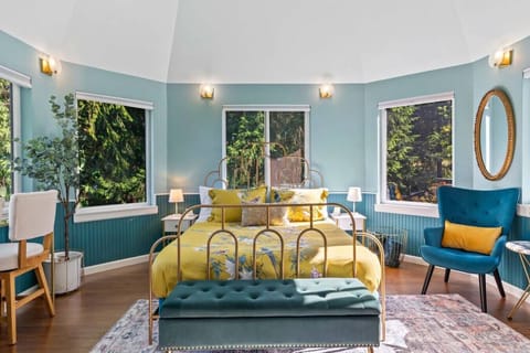 Beautiful linens and breathtaking views!