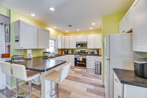 Kitchen | Cooking Basics | Coffee Maker | Dishware & Flatware Provided