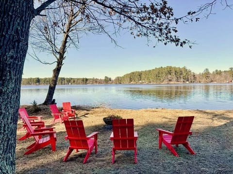 Come sit by the fire & lake. 8 Adirondack chairs, more seating on deck.
