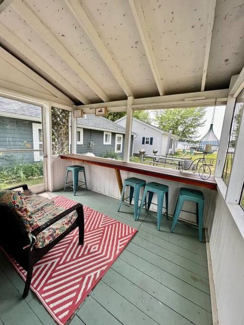 Screened in Porch Lake View