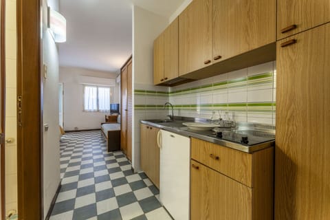 Autumn, Kitchen, Living Room, Spring, Summer