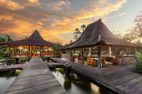 The Lobby and kitchen view while sunset time
