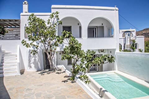 private pool area
