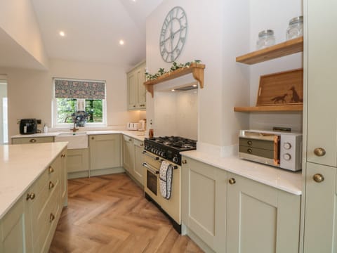 Fridge, dishwasher, electric kettle, toaster