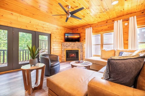 Firefly Lodge's cozy living area