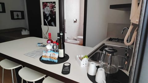 Exclusive Suite | Private kitchen | Mini-fridge, microwave, espresso maker, coffee/tea maker