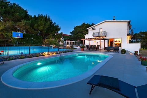 pool