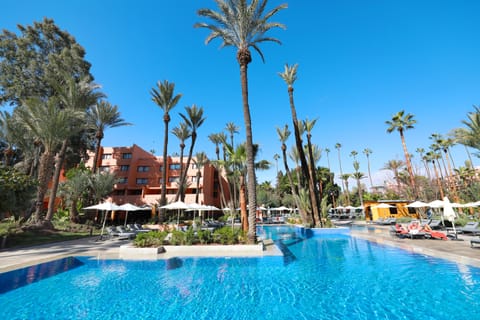 3 outdoor pools