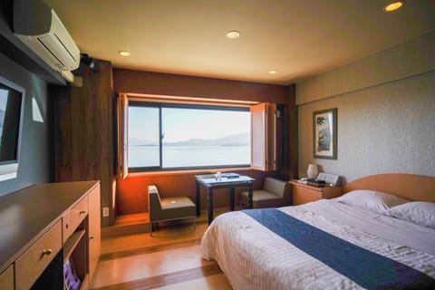 Deluxe Double Room | Beach/ocean view