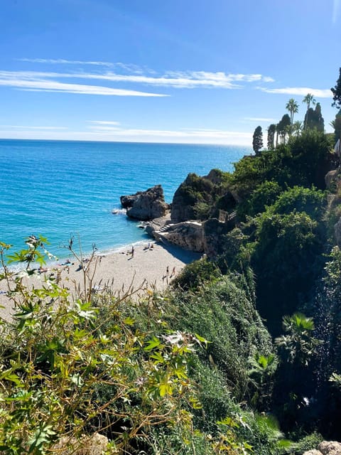 Beach nearby, 2 beach bars