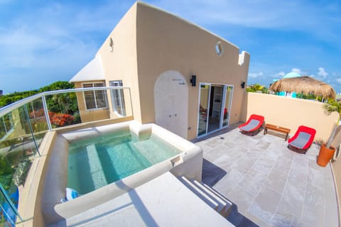 Private Rooftop Jacuzzi