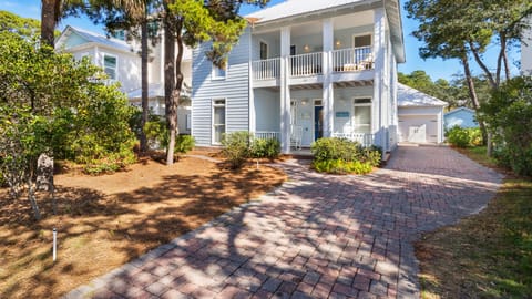 The Ocean Pearl Exterior