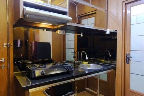 Apartment | Private kitchen | Full-size fridge, stovetop
