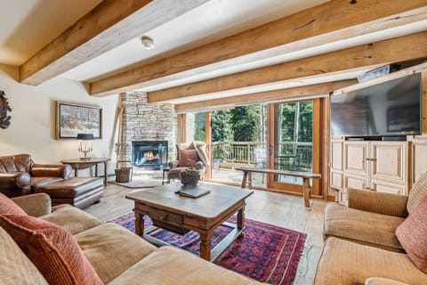 lodgeatlionshead-102-7646_53176251728_o