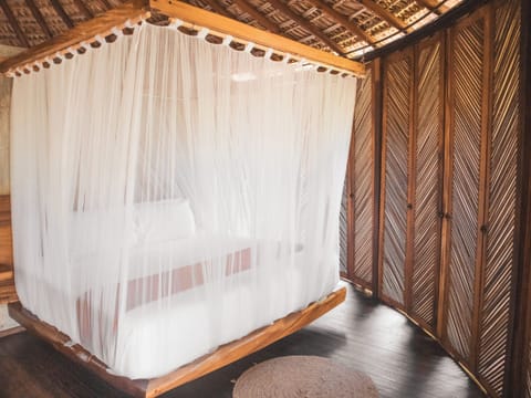 Panoramic Cabin | Minibar, in-room safe, individually decorated, individually furnished