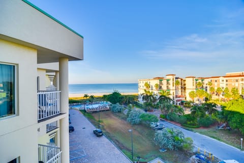 Treasure Island Vacation Rental | 2BR | 2BA | 870 Sq Ft | Step-Free w/ Elevator