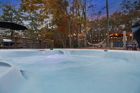 Private hot tub with wooded views and a peaceful ridge setting