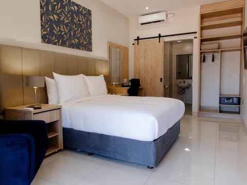 Comfort Double Room | Egyptian cotton sheets, premium bedding, down comforters