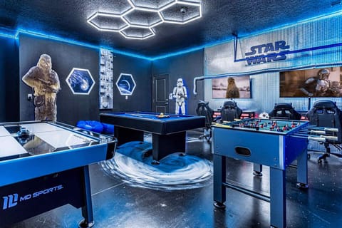 StarWars themed game room with game console