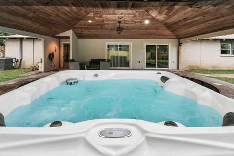 Welcome to our charming suburban home :)
The bubbling hot tub is one of the favorite amenities here, a perfect relaxing escape after a long day, and it's only a few steps out of the back door!