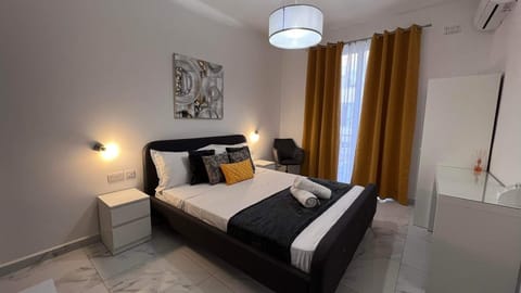 Bedroom 1 - Double Bed