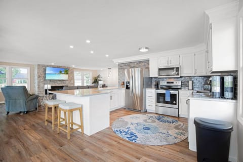 High Tide Main Level Kitchen