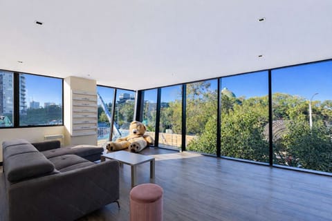 Expansive window with stunning view - lower floor 