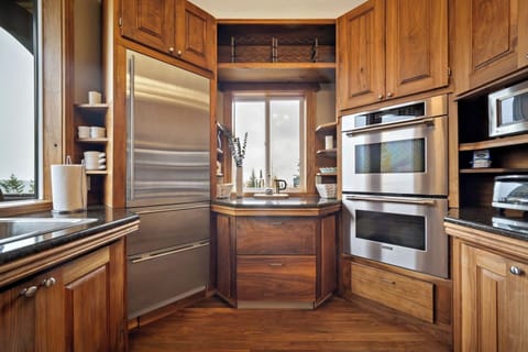 16. Refrigerator and Oven