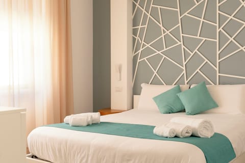 Apartment 107 | 1 bedroom, in-room safe, blackout drapes, soundproofing