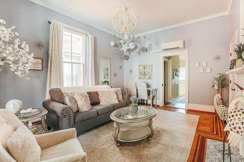 Living Room / Lounge
