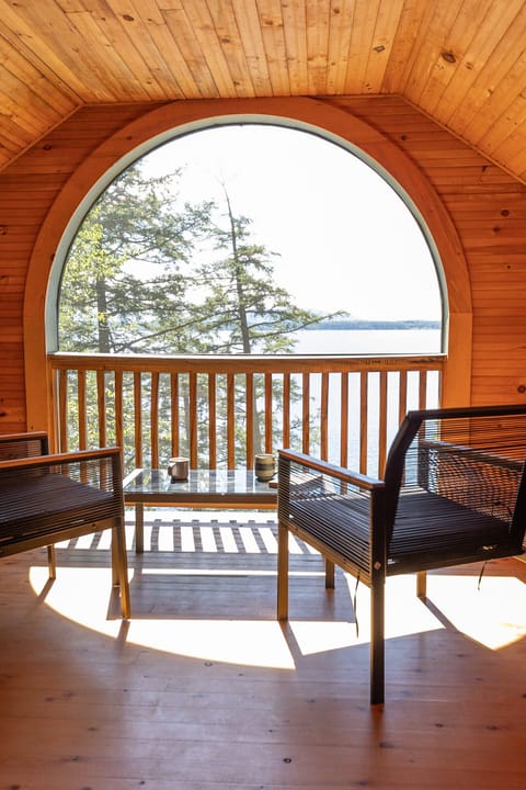 upper screened in porch