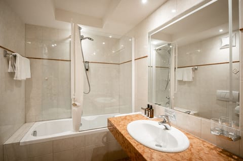 Double or Twin Room, Balcony | Bathroom | Combined shower/tub, free toiletries, hair dryer, bathrobes