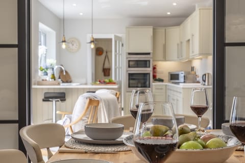 Larks Rise, Burnham Market: Looking towards the kitchen
