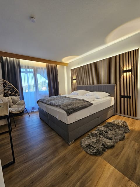 Comfort Double Room, 1 Queen Bed, Balcony | Desk, laptop workspace, free WiFi, bed sheets