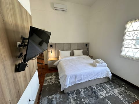 Luxury Suite | 1 bedroom, iron/ironing board (on request), WiFi (free)