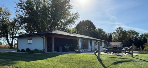 Grill area & Hammocks