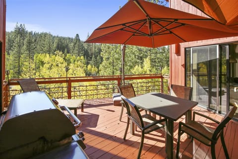 Outdoor deck