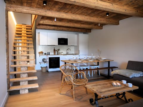 Main room (1)